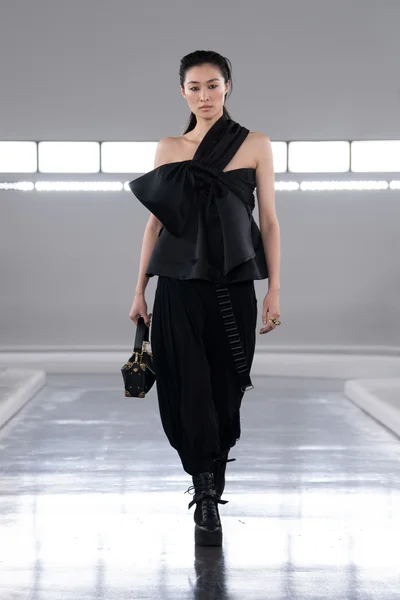 Look 57